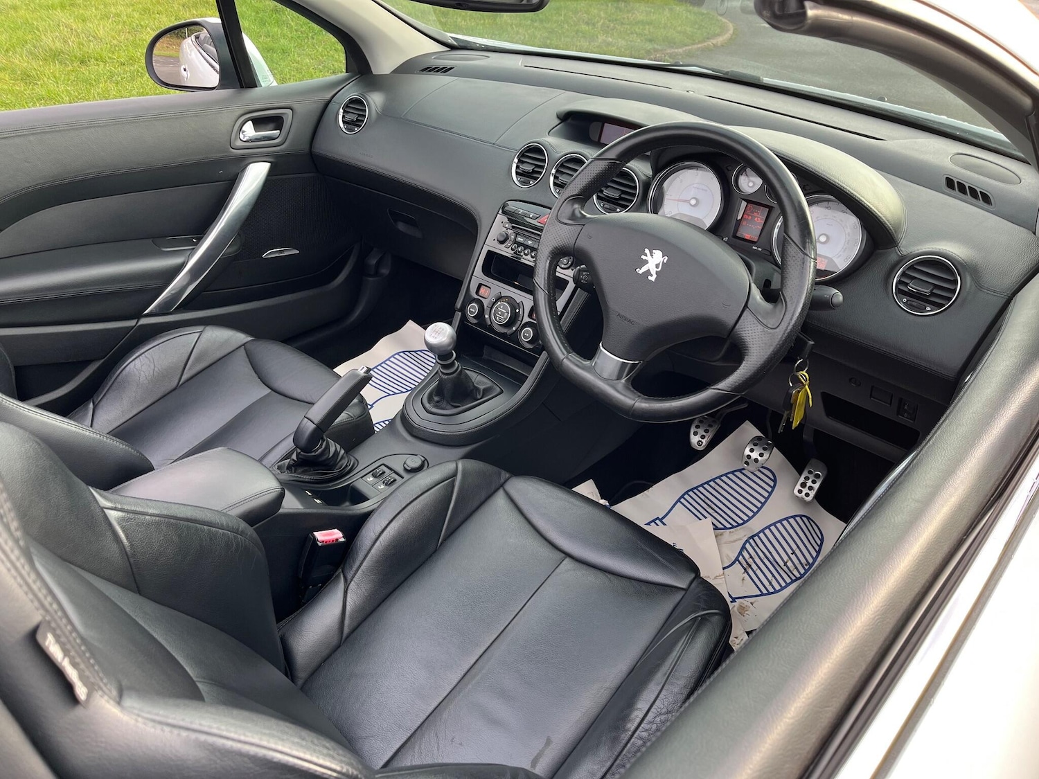 Used Peugeot 308 2010 for sale - 77131079: Photo 11