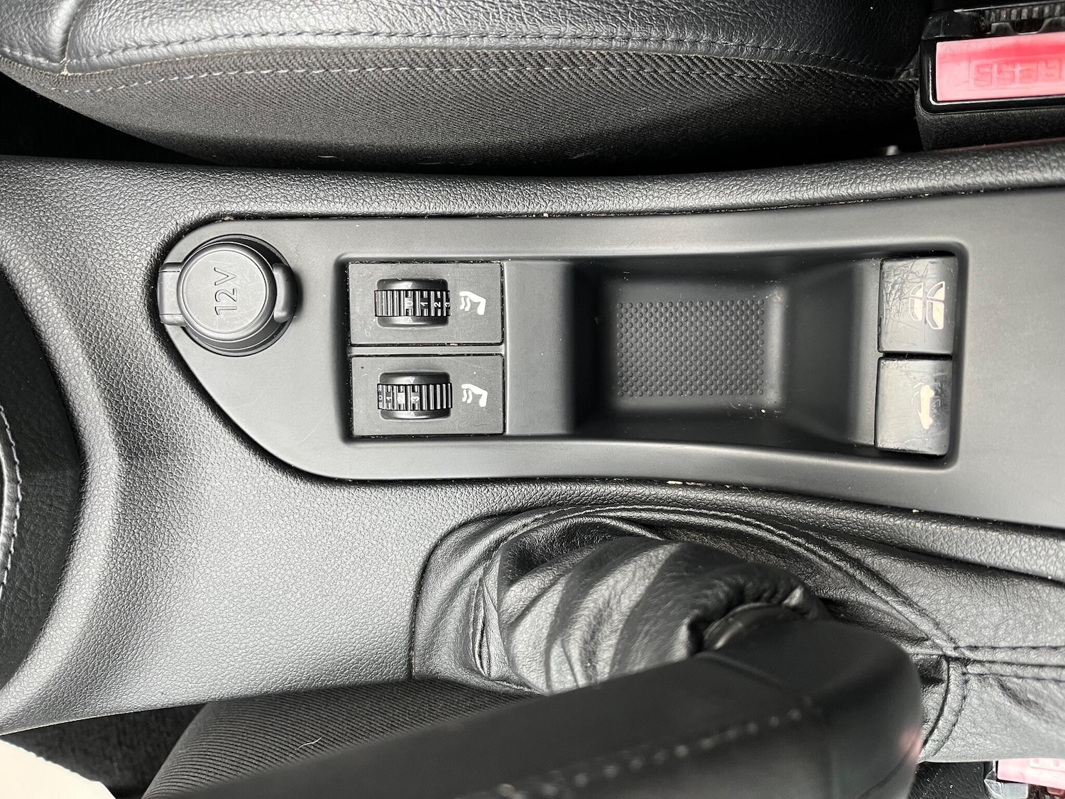 Used Peugeot 308 2010 for sale - 77131079: Photo 15