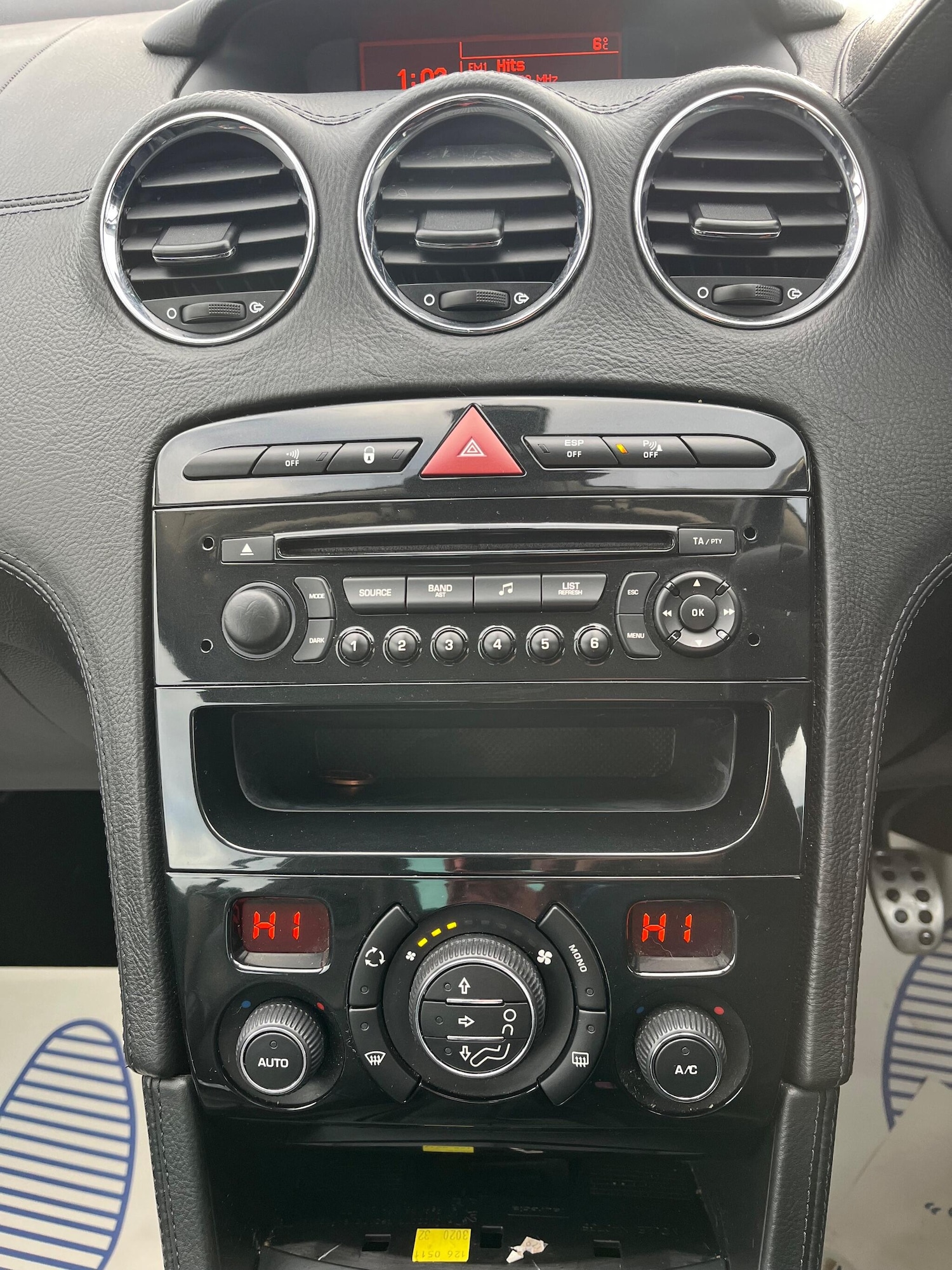 Used Peugeot 308 2010 for sale - 77131079: Photo 16