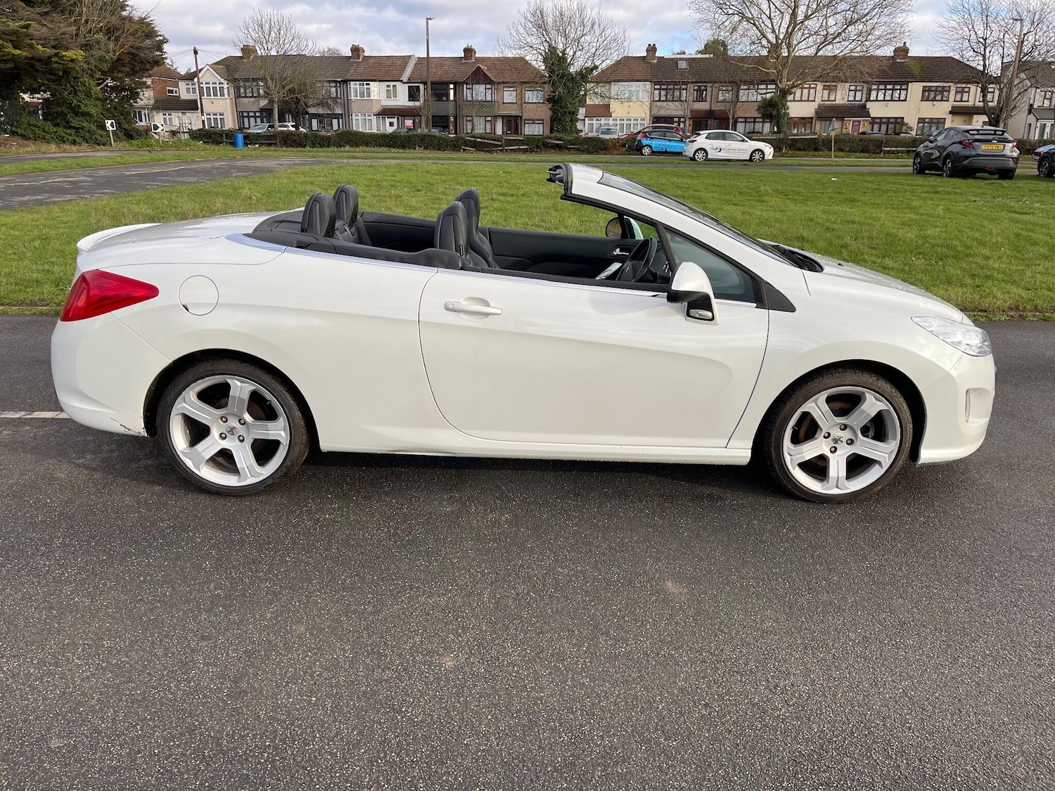 Used Peugeot 308 2010 for sale - 77131079: Photo 9