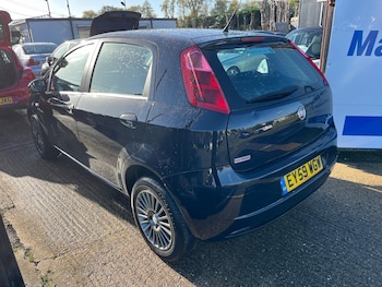 Used Fiat Grande Punto 2009 for sale - 76425592: Photo