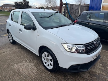 Used Dacia Sandero 2018 for sale - 77237544: Photo