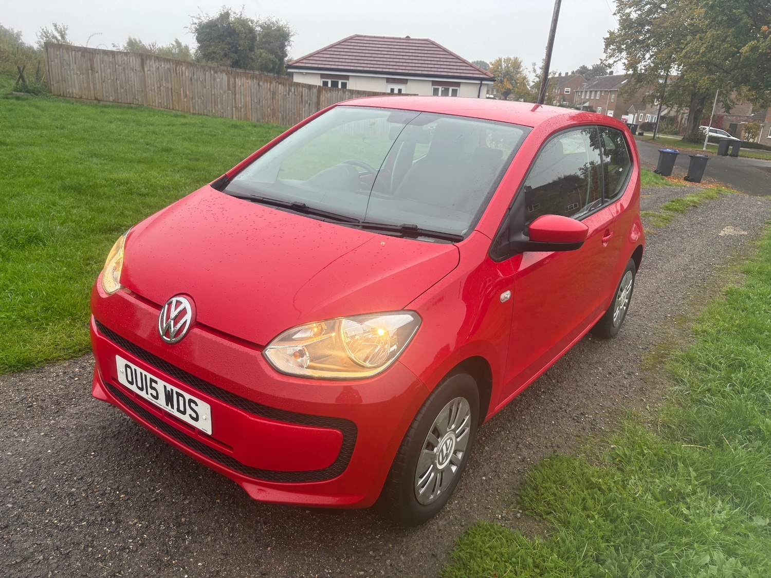 Used Volkswagen up! 2015 for sale - 76148530: Photo 1