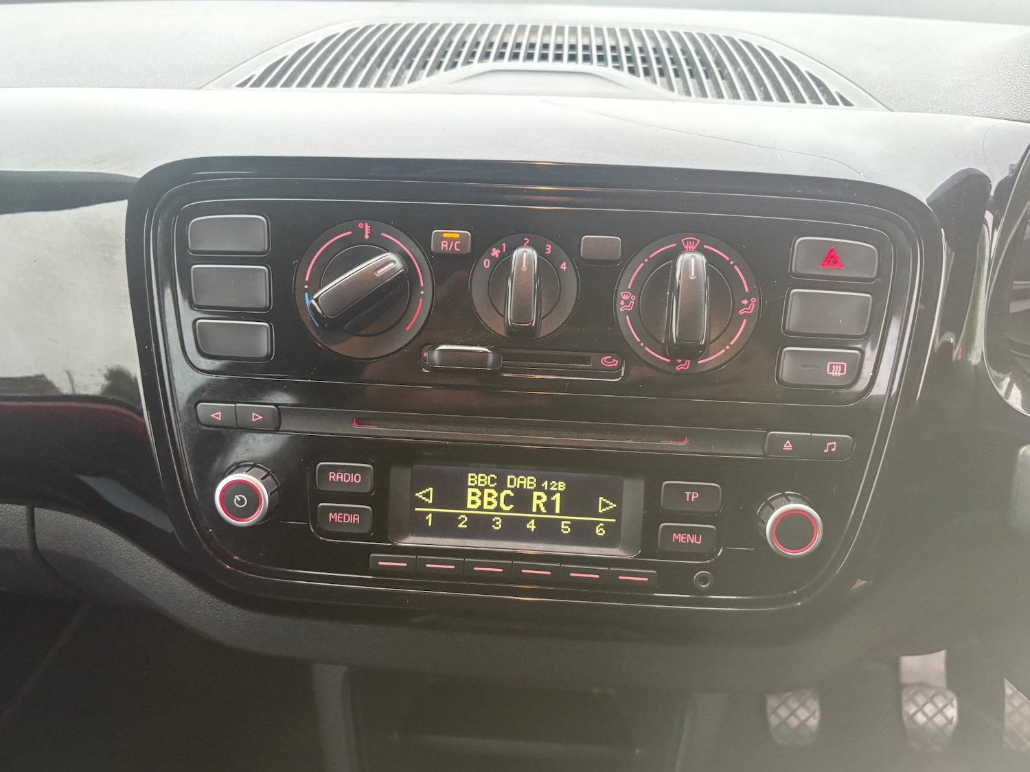 Used Volkswagen up! 2015 for sale - 76148530: Photo 16