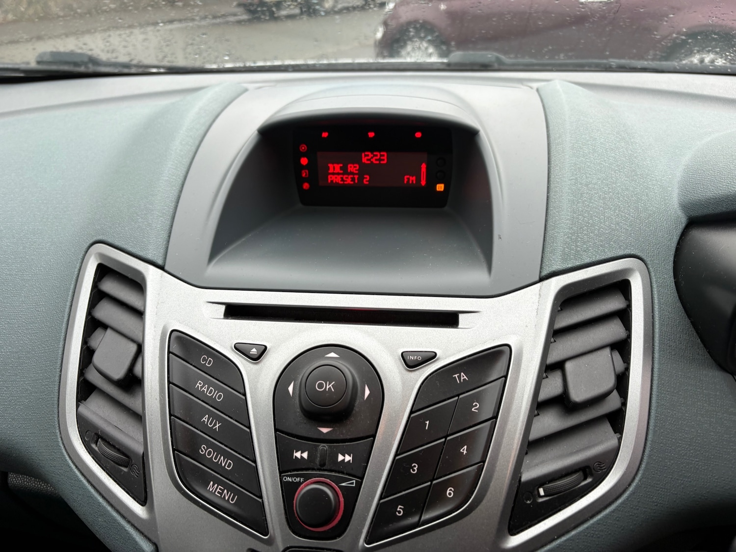 Used Ford Fiesta 2011 for sale - 77240730: Photo 15