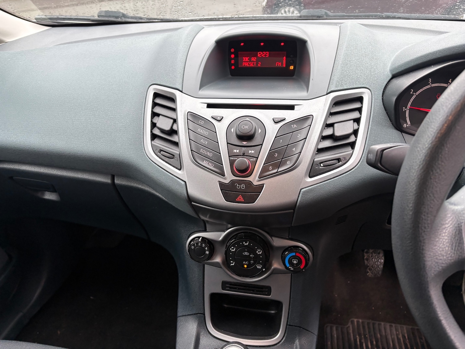 Used Ford Fiesta 2011 for sale - 77240730: Photo 18