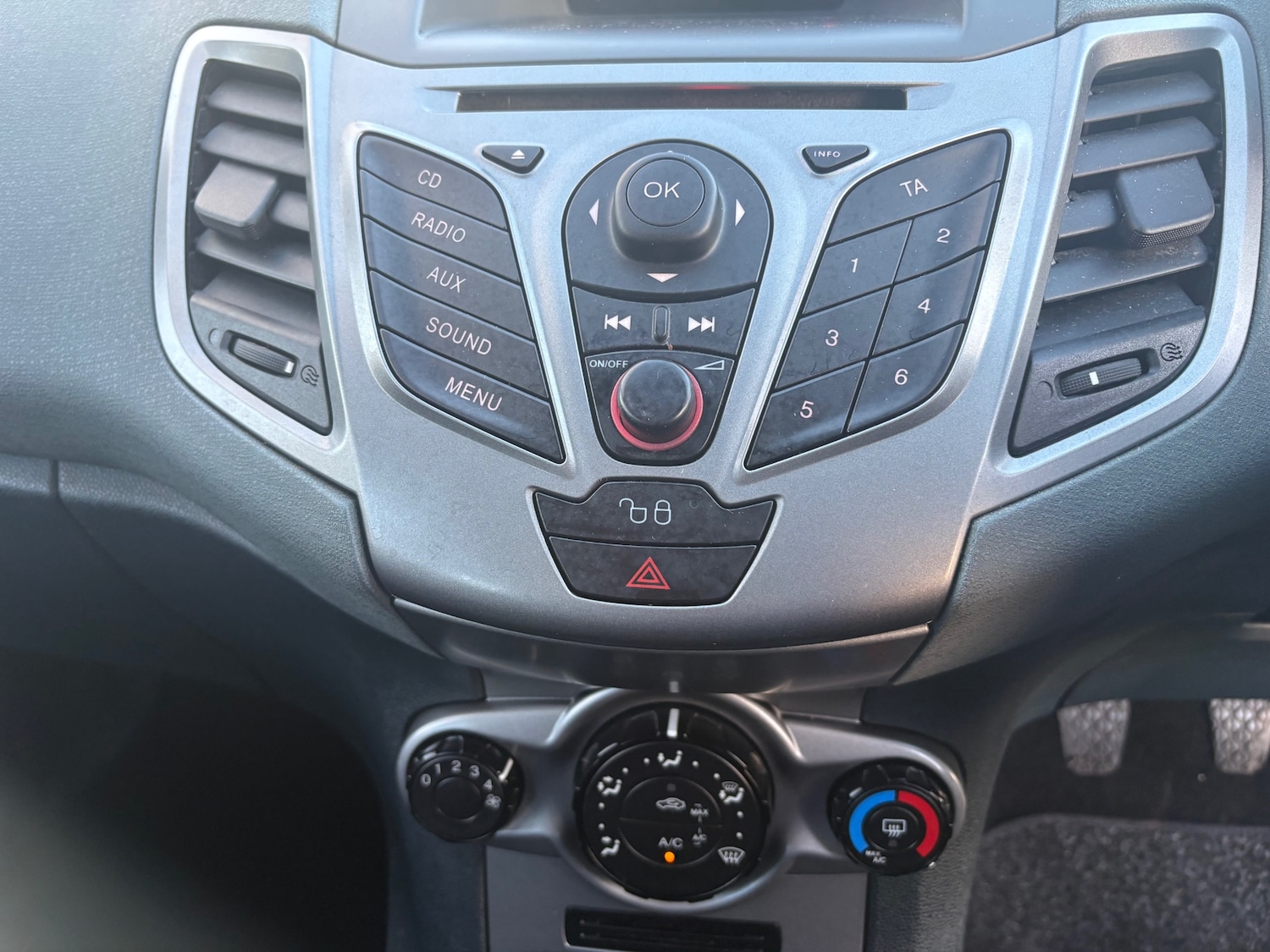 Used Ford Fiesta 2011 for sale - 78084648: Photo 20