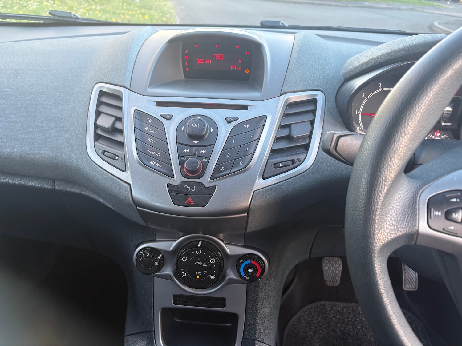 Used Ford Fiesta 2011 for sale - 78084648: Photo 23