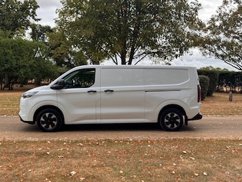 Used Ford Transit Custom 2024 for sale - 79457327: Photo