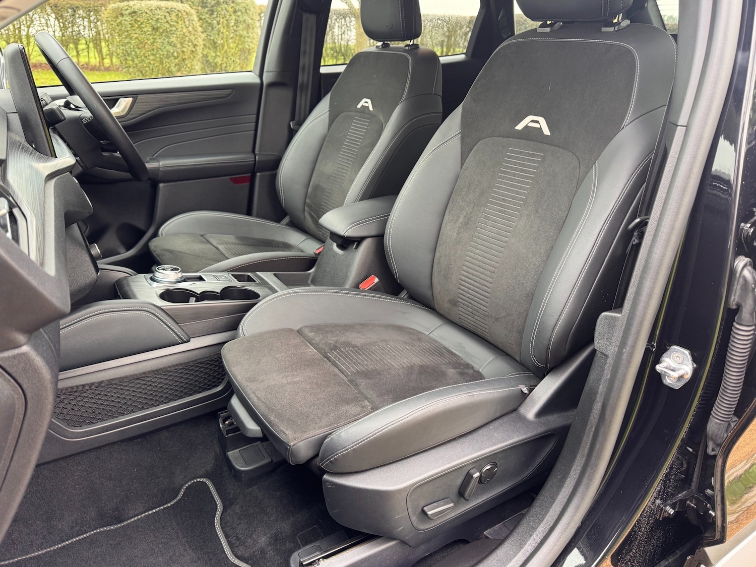 Used Ford Kuga 2024 for sale - 77336328: Photo 11