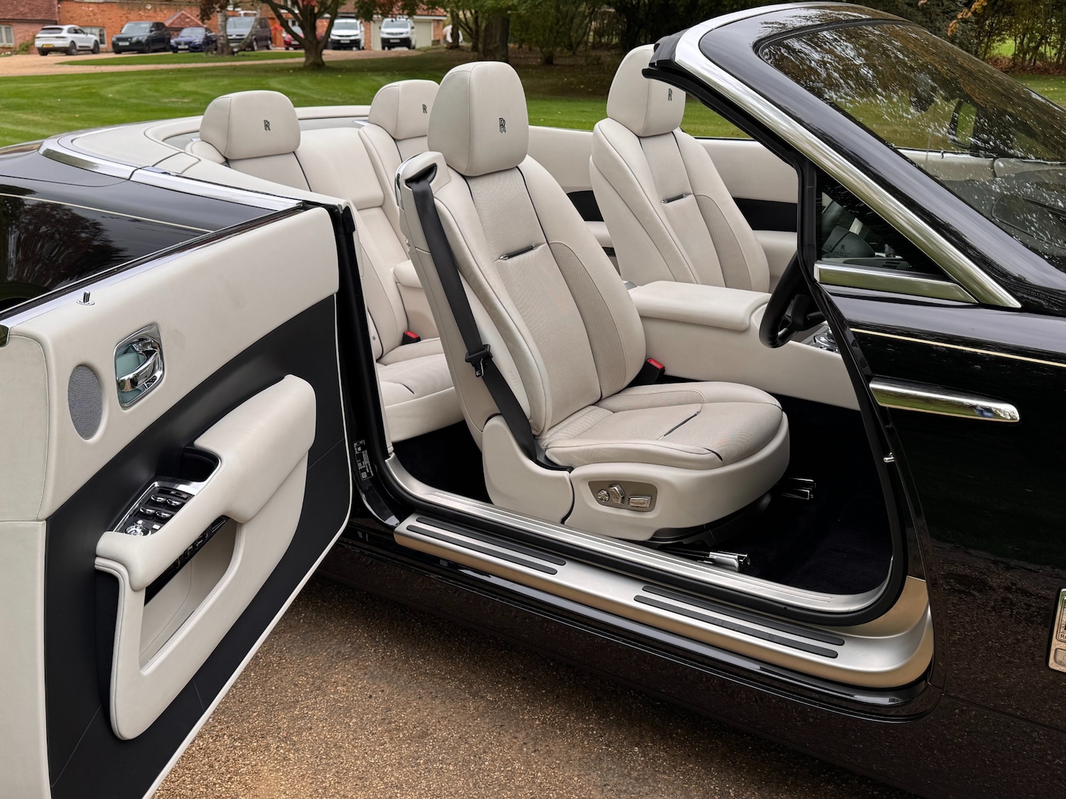 Used Rolls-Royce Silver Dawn 2019 for sale - 76309621: Photo 14