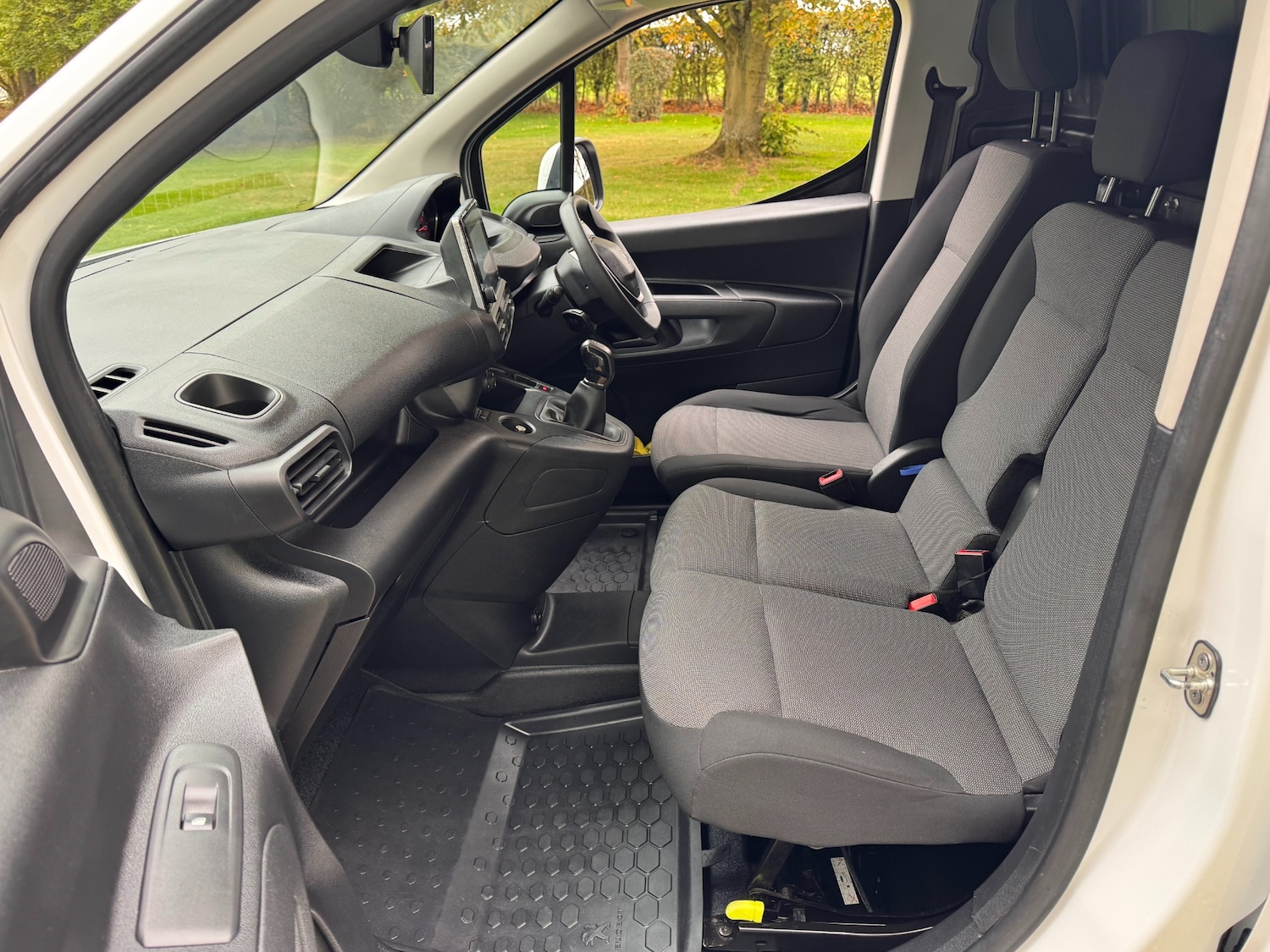 Used Peugeot Partner 2019 for sale - 76317469: Photo 12