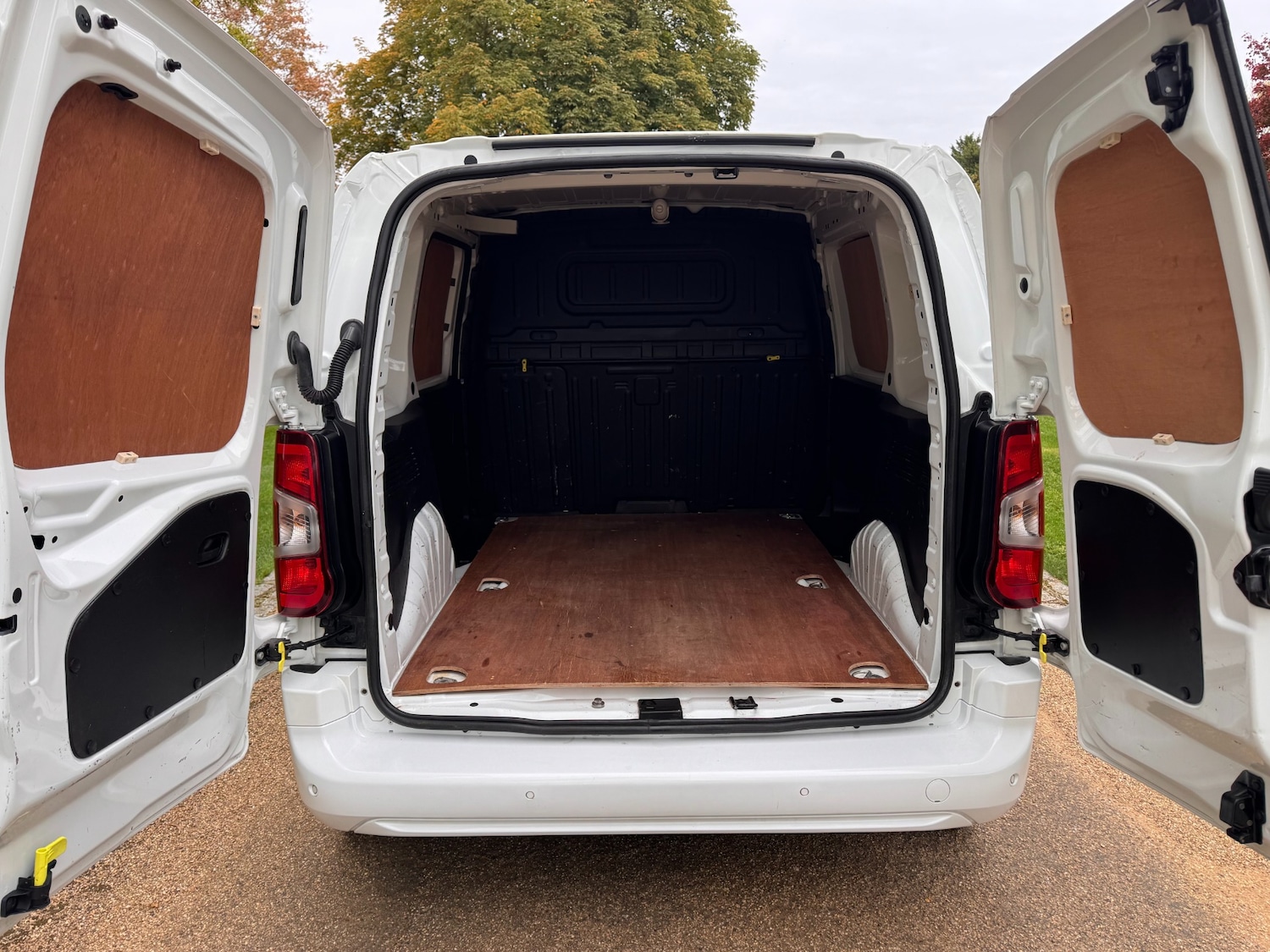 Used Peugeot Partner 2019 for sale - 76317469: Photo 18