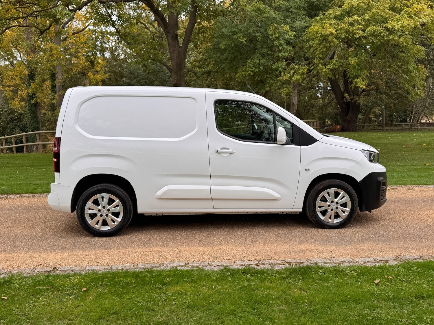 Used Peugeot Partner 2019 for sale - 76317469: Photo 5