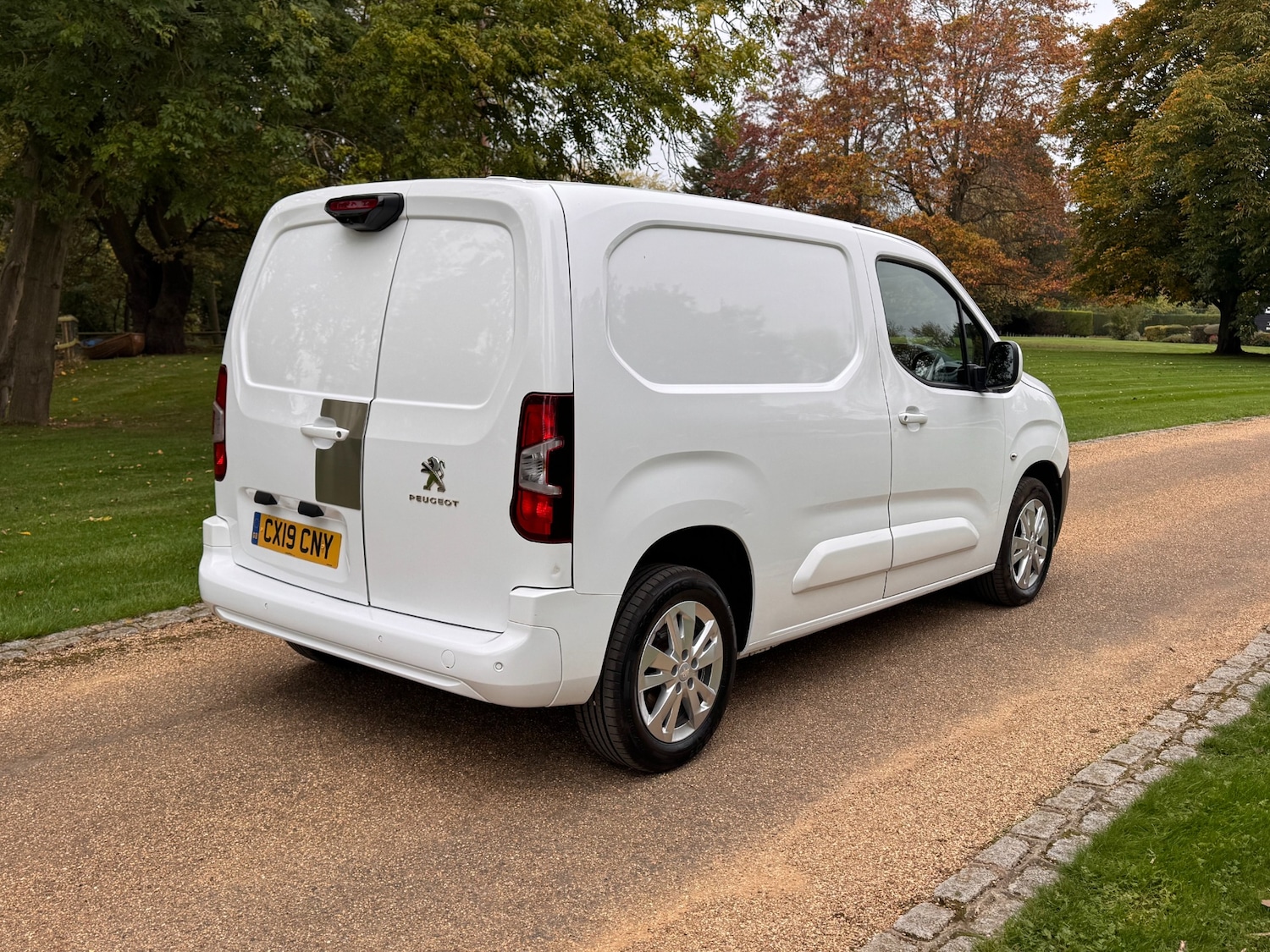 Used Peugeot Partner 2019 for sale - 76317469: Photo 6