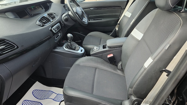 Used Renault Grand Scenic 2013 for sale - 76128032: Photo 17