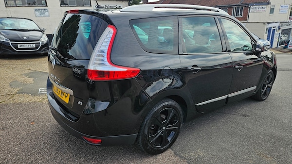 Used Renault Grand Scenic 2013 for sale - 76128032: Photo 2