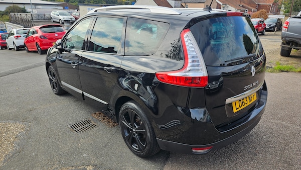 Used Renault Grand Scenic 2013 for sale - 76128032: Photo 3