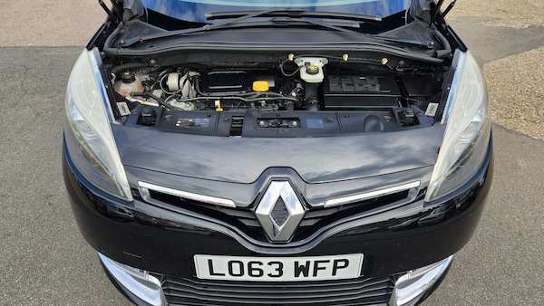 Used Renault Grand Scenic 2013 for sale - 76128032: Photo 9