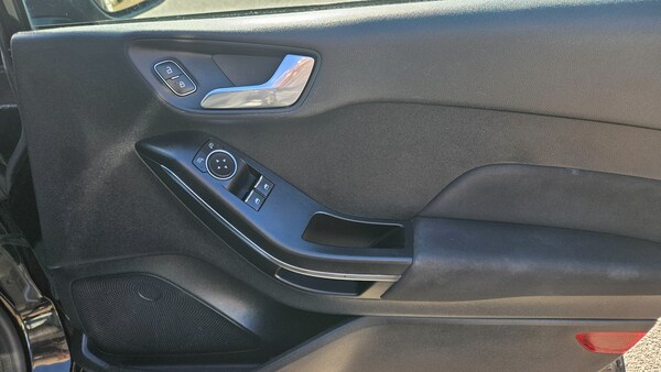 Used Ford Fiesta 2018 for sale - 76102038: Photo 19