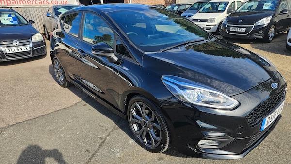 Used Ford Fiesta 2018 for sale - 76102038: Photo 1