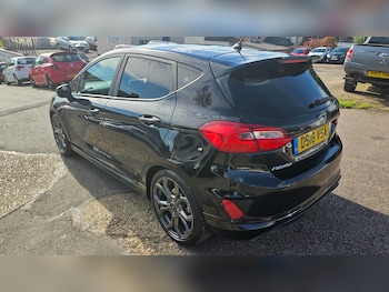 Used Ford Fiesta 2018 for sale - 76102038: Photo 3