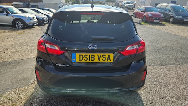 Used Ford Fiesta 2018 for sale - 76102038: Photo 4