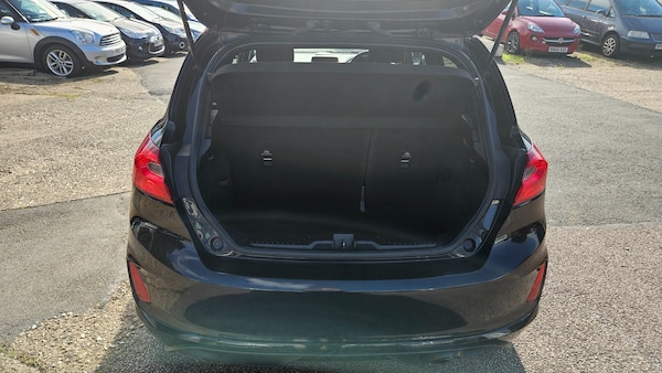 Used Ford Fiesta 2018 for sale - 76102038: Photo 5