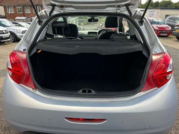Used Peugeot 208 2013 for sale - 73908348: Photo 10