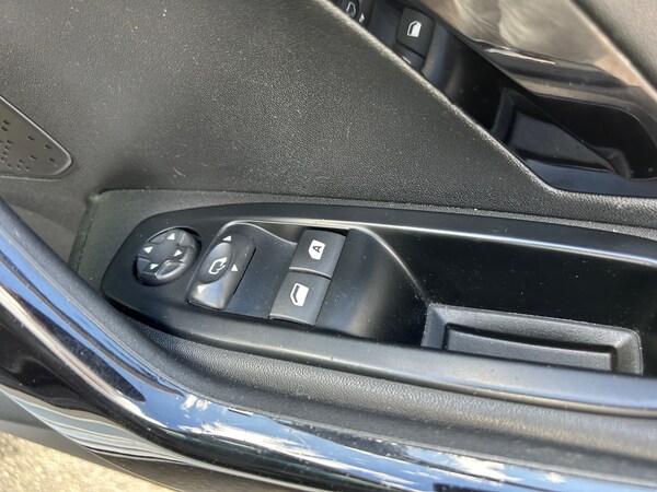 Used Peugeot 208 2013 for sale - 73908348: Photo 14