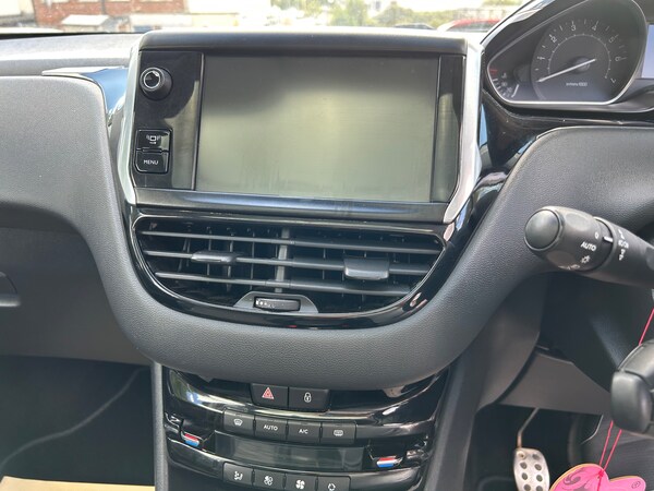 Used Peugeot 208 2013 for sale - 73908348: Photo 15