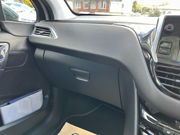 Used Peugeot 208 2013 for sale - 73908348: Photo 18