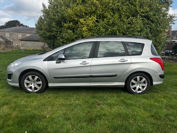 Used Peugeot 308 2013 for sale - 77681576: Photo