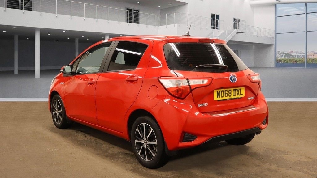 Used Toyota Yaris 2018 for sale - 77729044: Photo 3