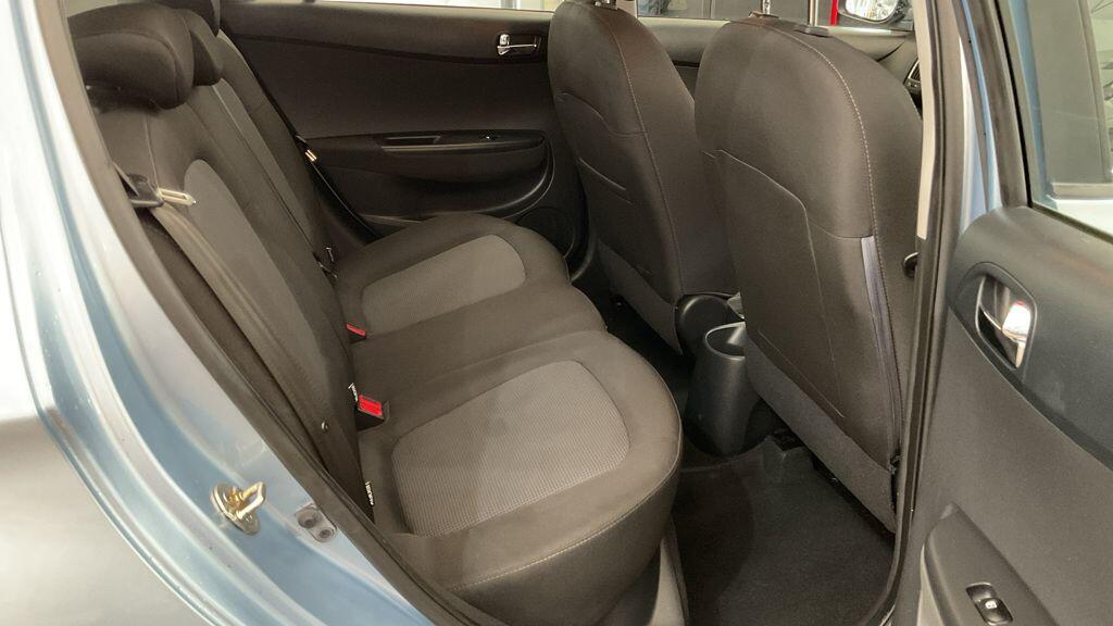 Used Hyundai i20 2012 for sale - 76377601: Photo 8