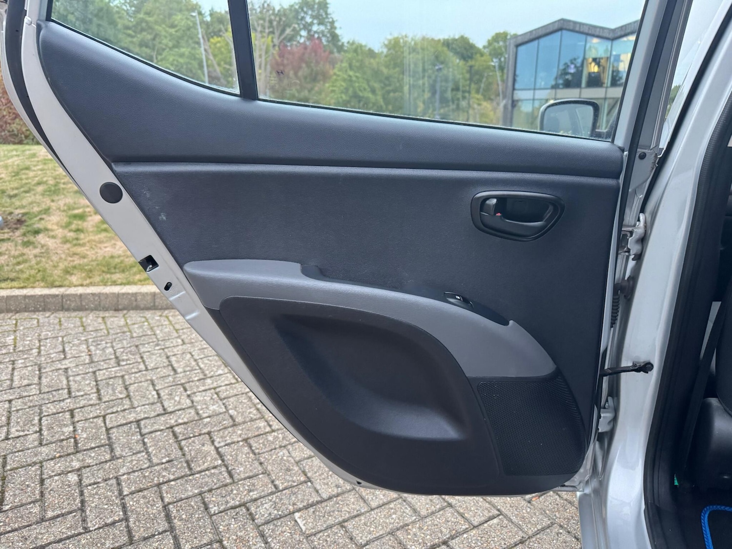 Used Hyundai i10 2010 for sale - 76378049: Photo 15