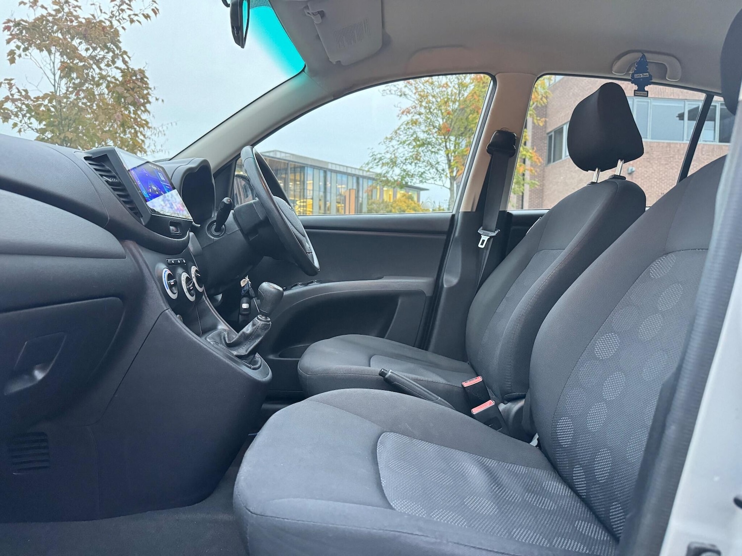 Used Hyundai i10 2010 for sale - 76378049: Photo 24