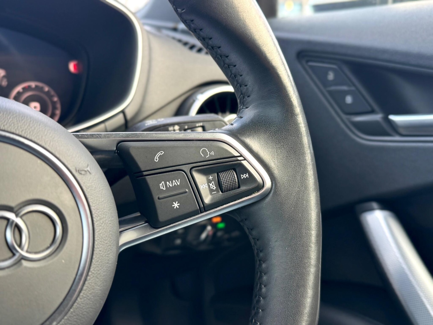 Used Audi TT 2018 for sale - 76584333: Photo 24