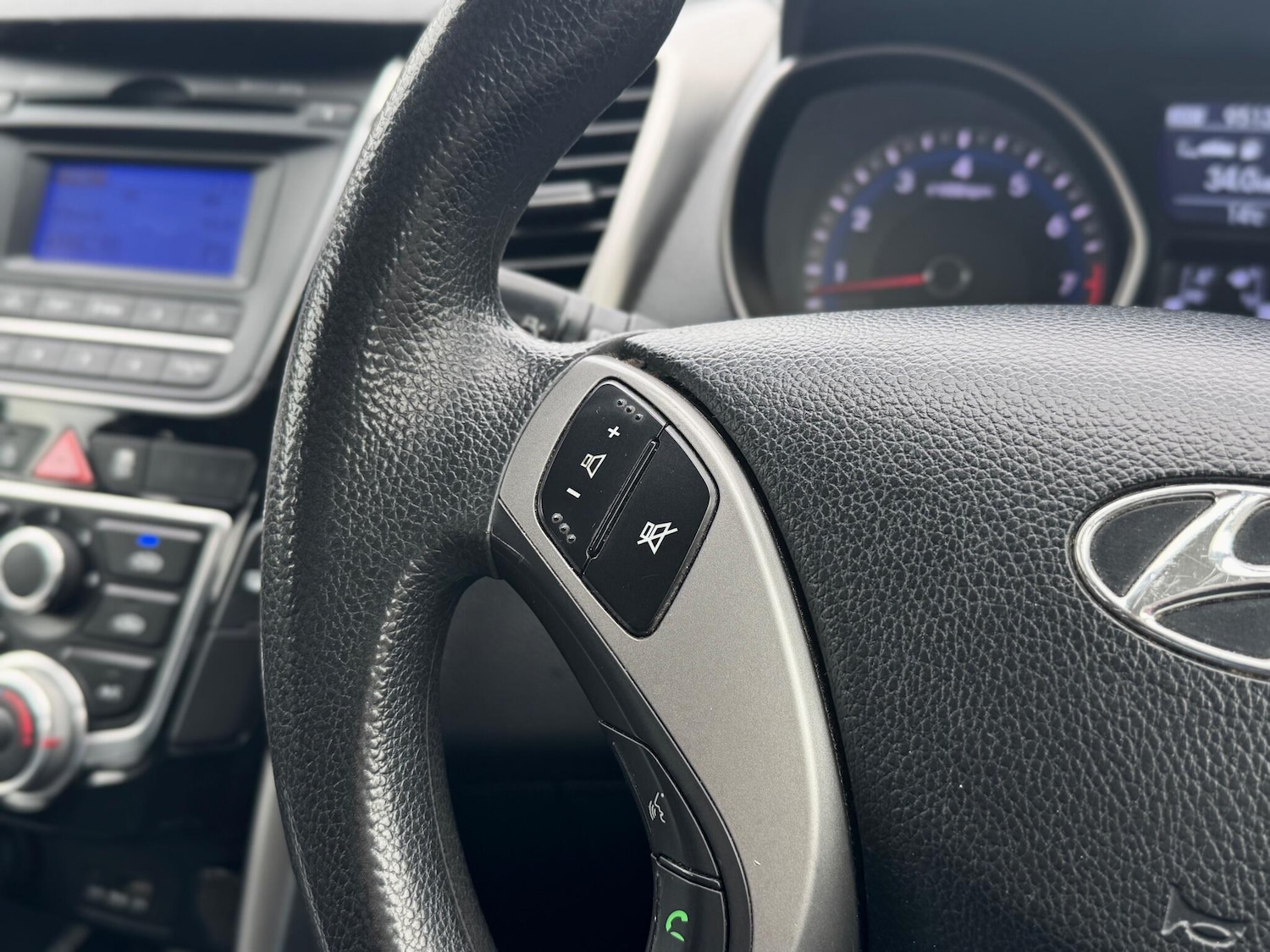 Used Hyundai i30 2013 for sale - 76377730: Photo 17