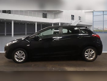 Used Hyundai i30 2014 for sale - 76585429: Photo