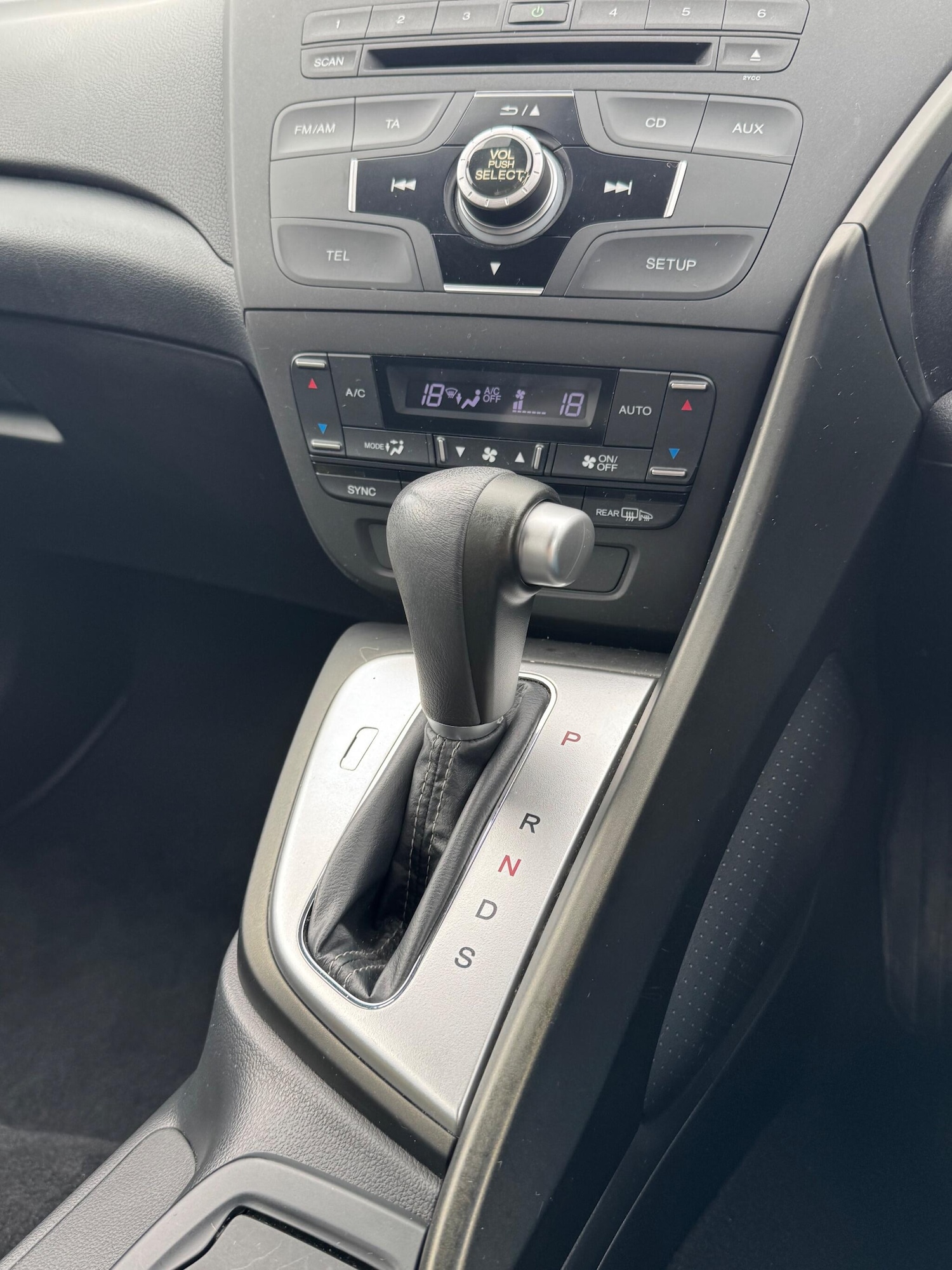 Used Honda Civic 2013 for sale - 76378009: Photo 17