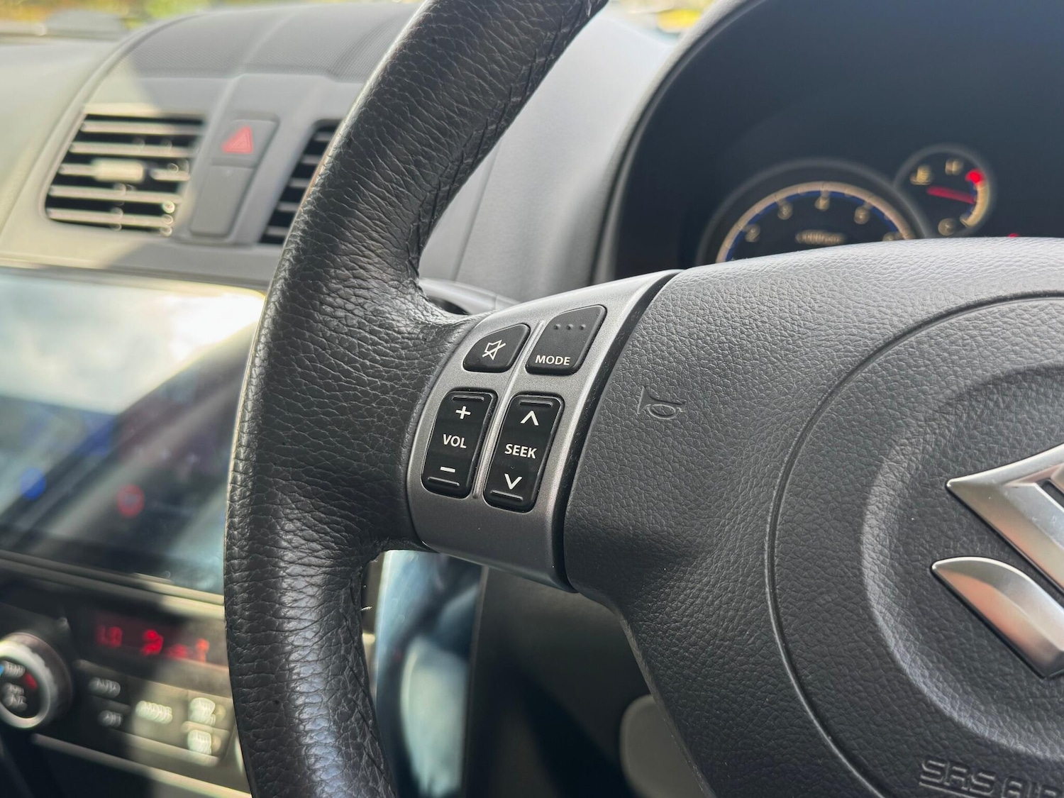 Used Suzuki SX4 2012 for sale - 76364028: Photo 32