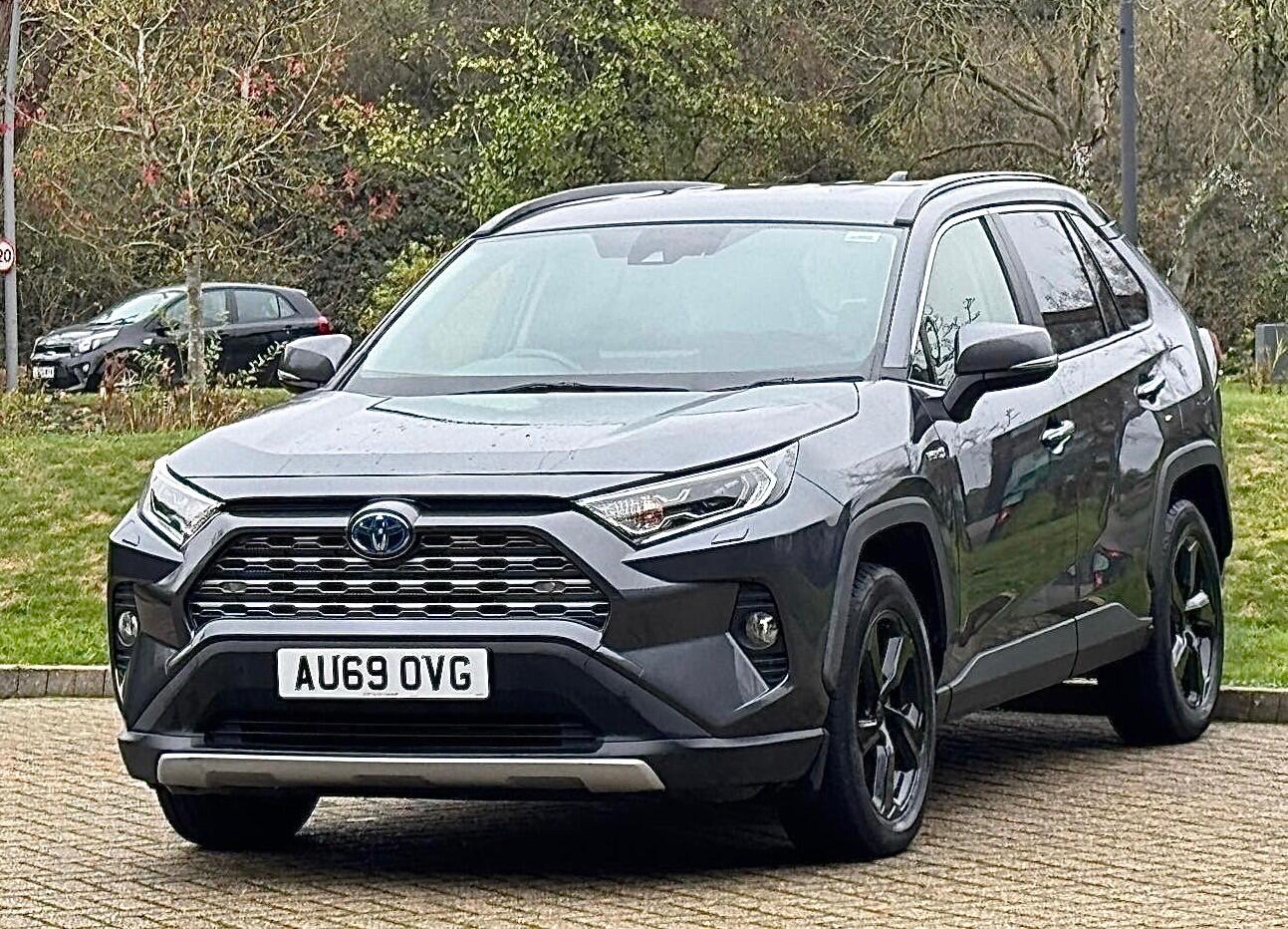 Used Toyota RAV4 2019 for sale - 76597301: Photo 2