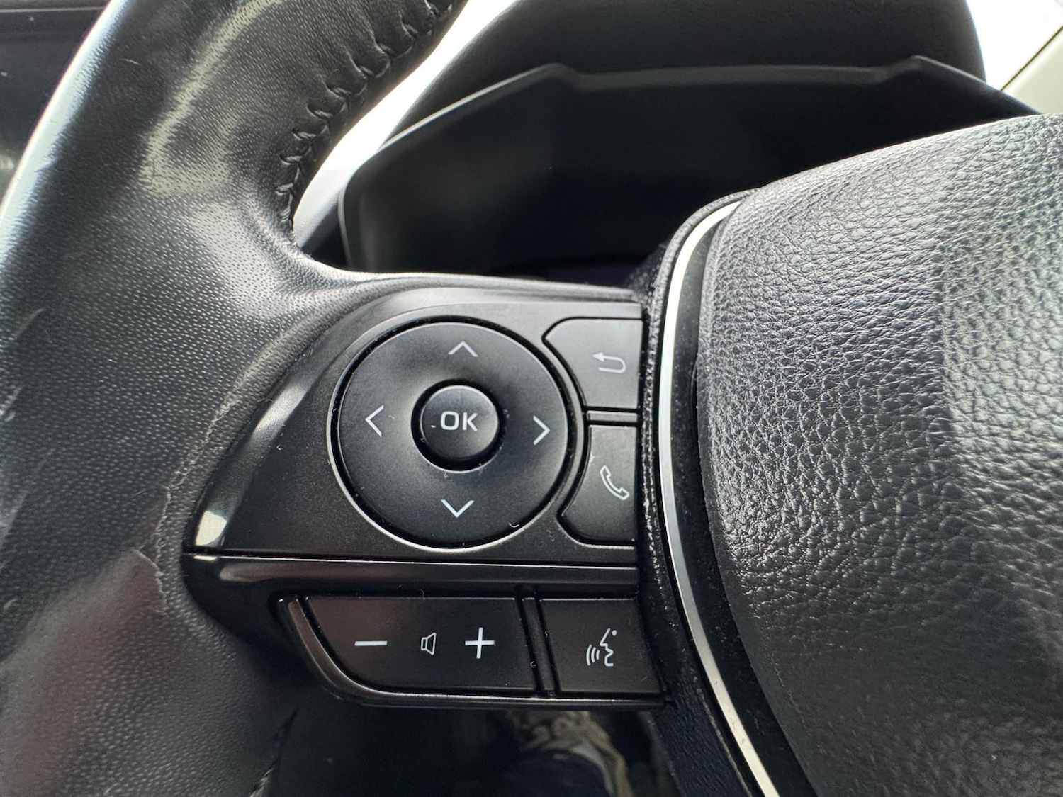 Used Toyota RAV4 2019 for sale - 76597301: Photo 34