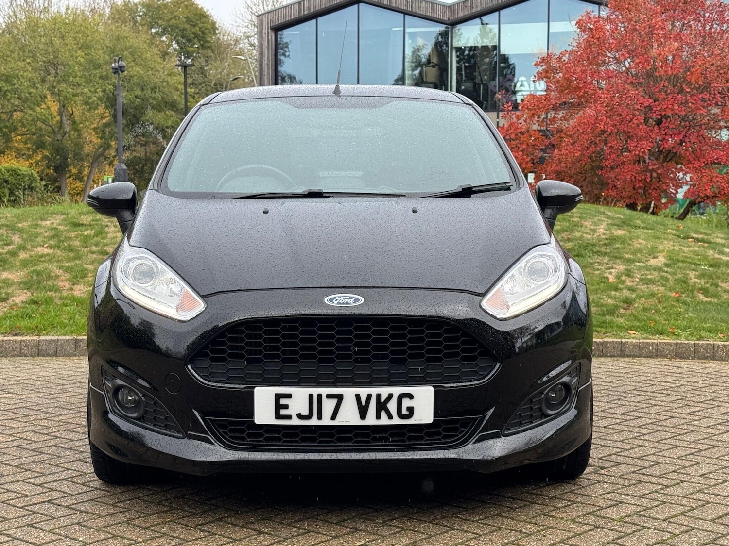 Used Ford Fiesta 2017 for sale - 76377376: Photo 2