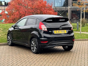 Used Ford Fiesta 2017 for sale - 76377376: Photo