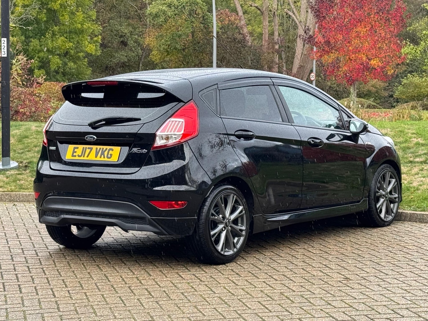 Used Ford Fiesta 2017 for sale - 76377376: Photo 9