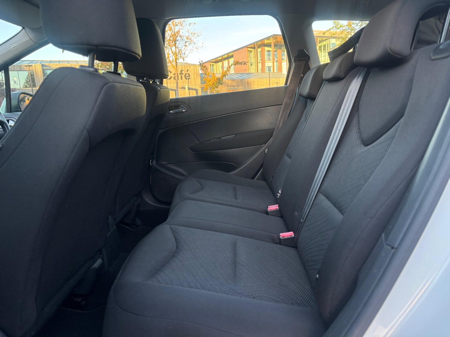 Used Peugeot 308 2011 for sale - 76377884: Photo 11