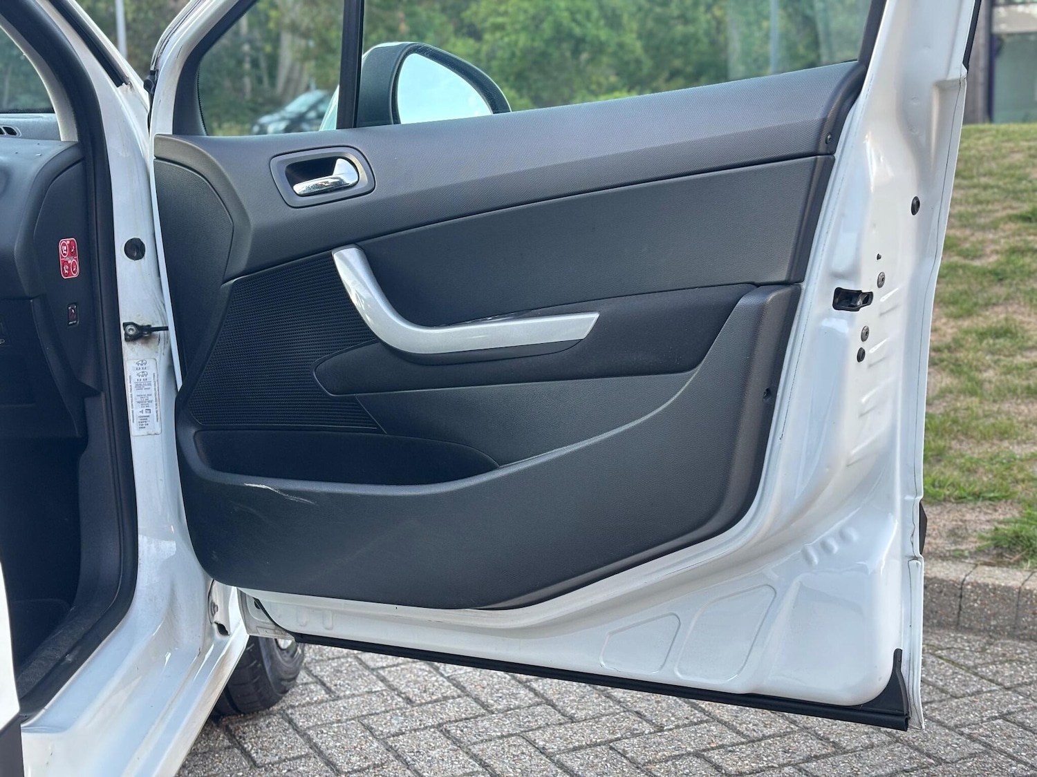Used Peugeot 308 2011 for sale - 76377884: Photo 14
