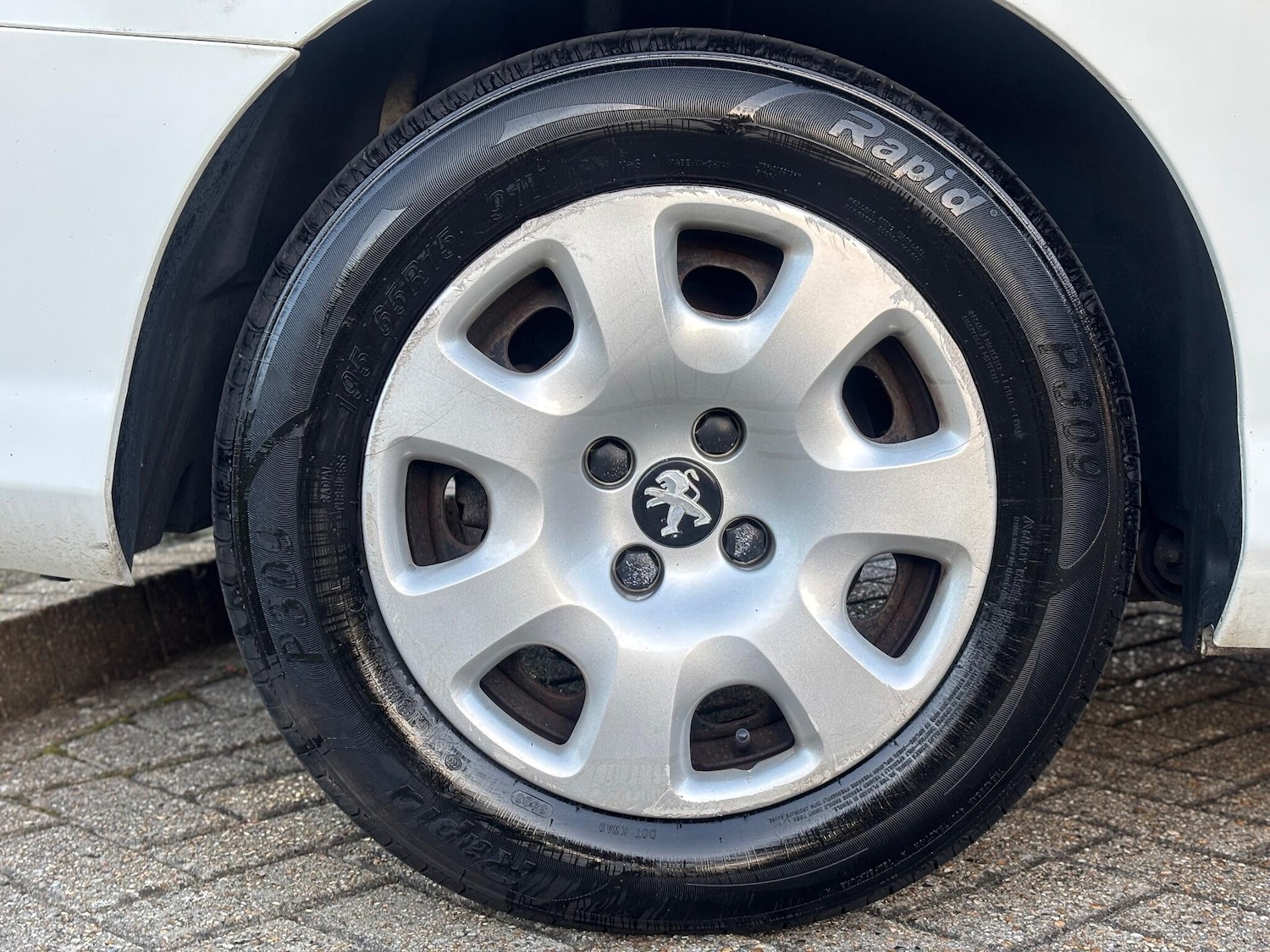 Used Peugeot 308 2011 for sale - 76377884: Photo 21